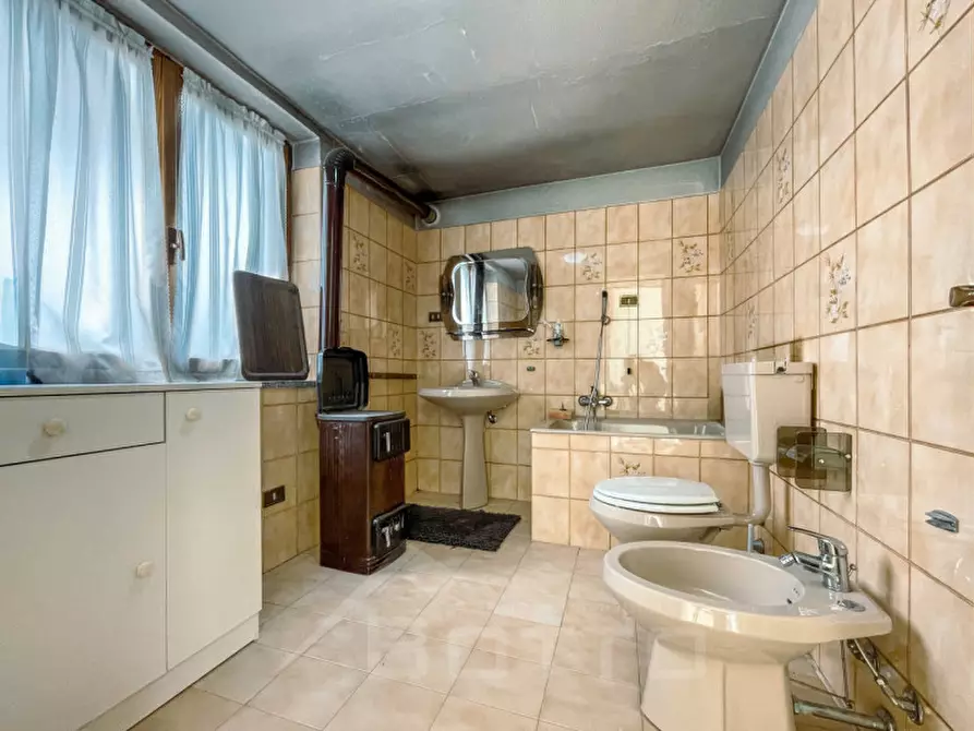 Immagine 9 di Casa indipendente in vendita  in Via san giulio a Loreglia