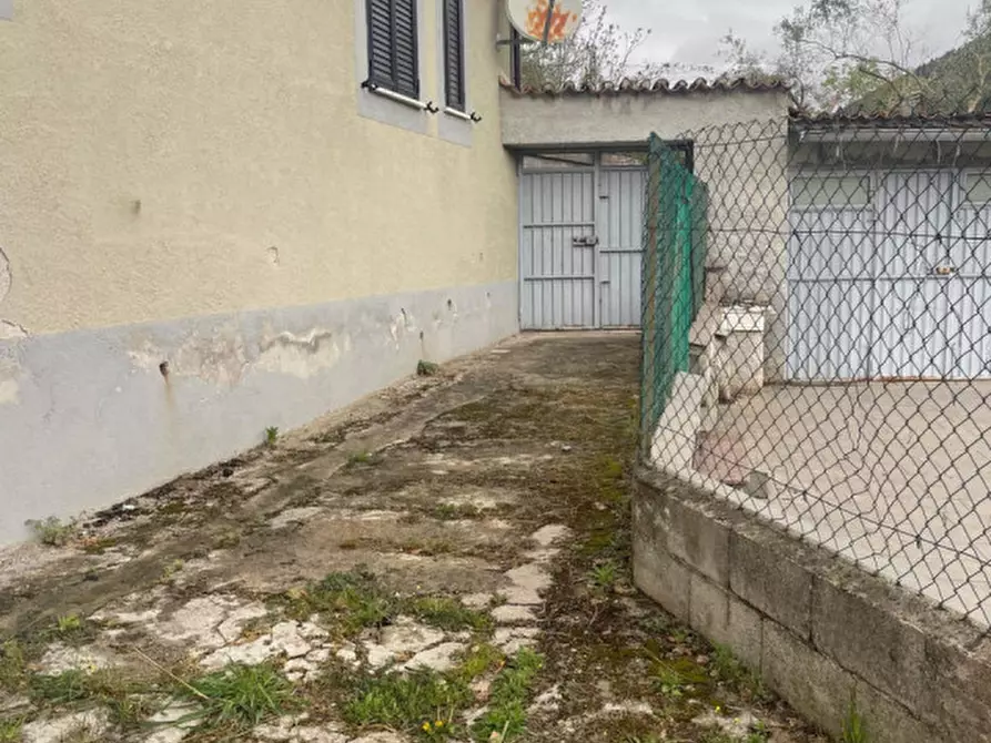 Immagine 19 di Villetta a schiera in vendita  in Via castagne a Tramutola