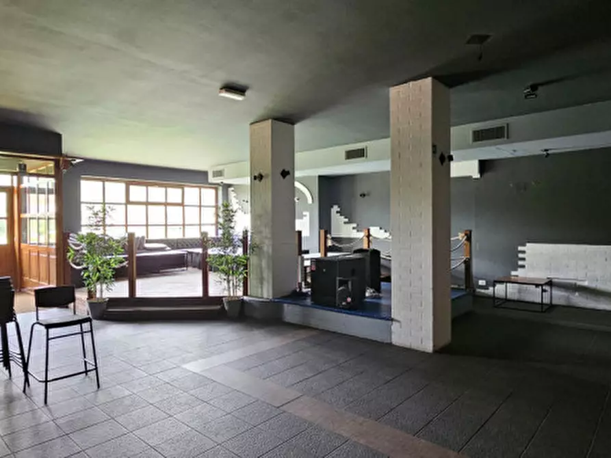 Immagine 2 di Negozio in affitto  a Roncà