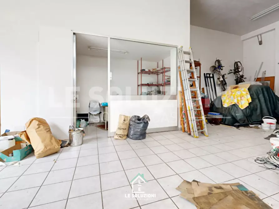 Immagine 3 di Laboratorio in vendita  in via della conciliazione 93 a Putignano