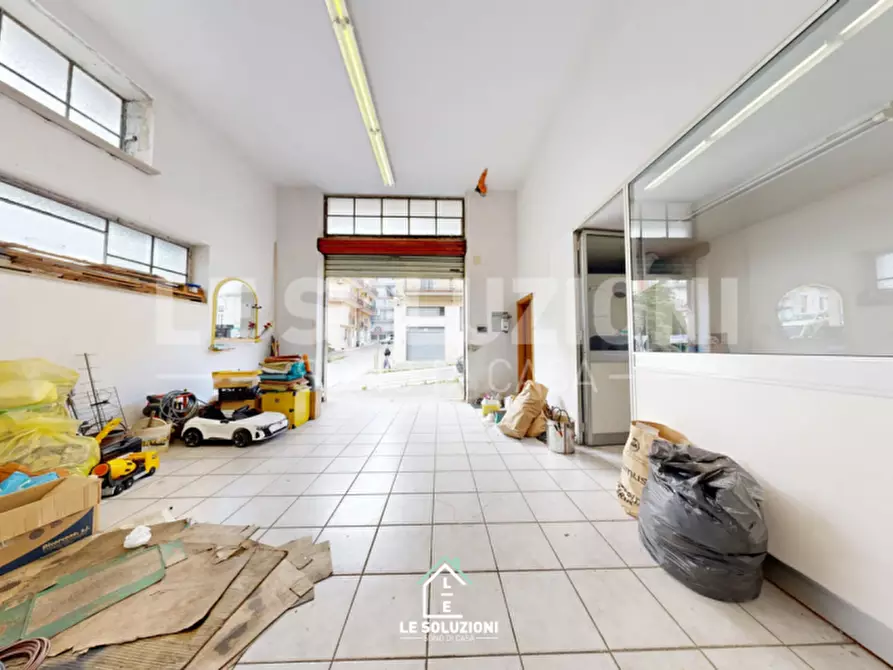 Immagine 10 di Laboratorio in vendita  in via della conciliazione 93 a Putignano