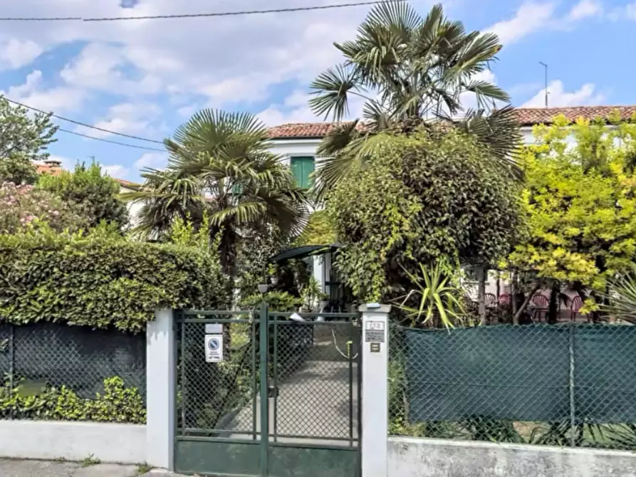 Immagine 1 di Villetta a schiera in vendita  a Padova