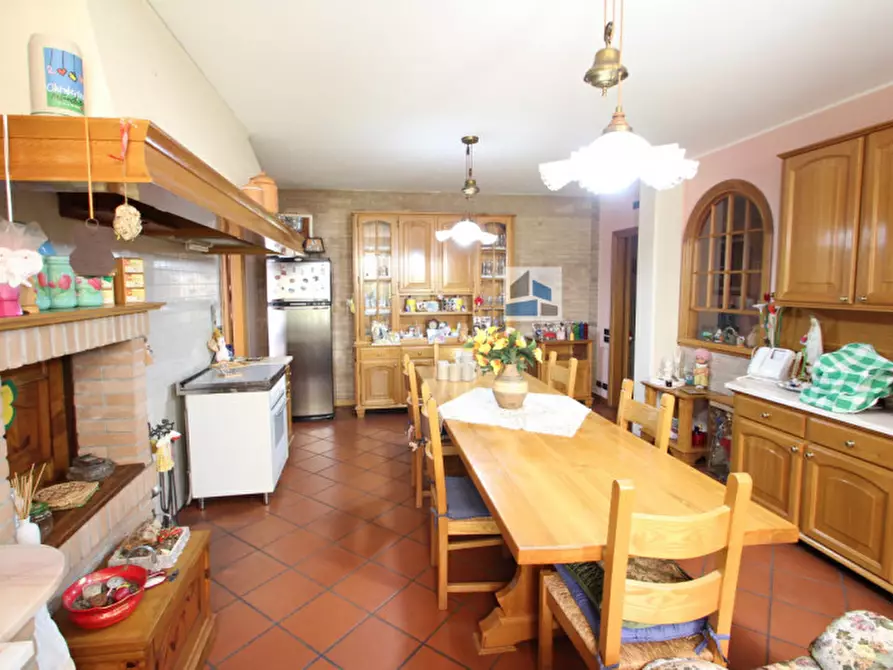 Immagine 1 di Casa trifamiliare in vendita  in Via Alcide De Gasperi a Santa Maria Di Sala