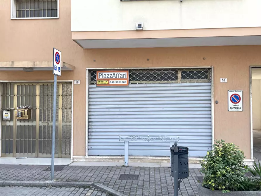 Immagine 1 di Negozio in vendita  a Brugine