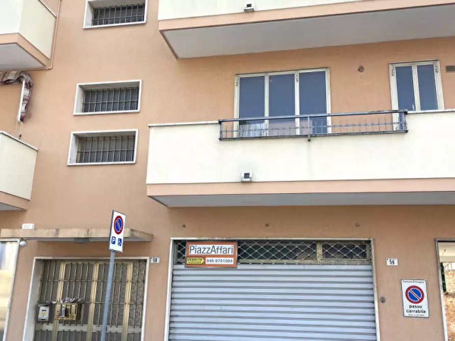 Immagine 2 di Negozio in vendita  a Brugine