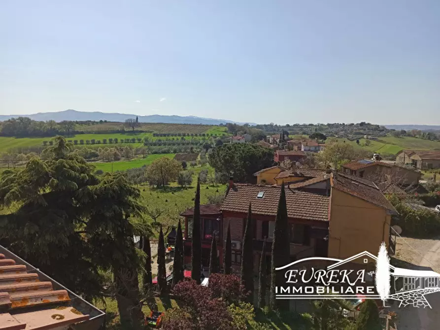 Immagine 5 di Appartamento in vendita  in strada vaiano a Castiglione Del Lago