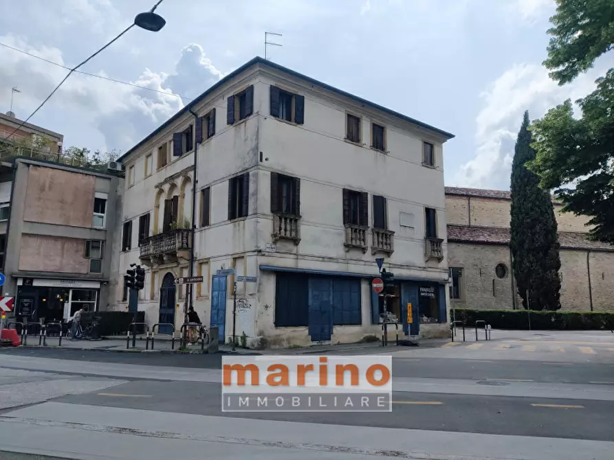 Immagine 1 di Negozio in affitto  in Via Gabriele Falloppio a Padova