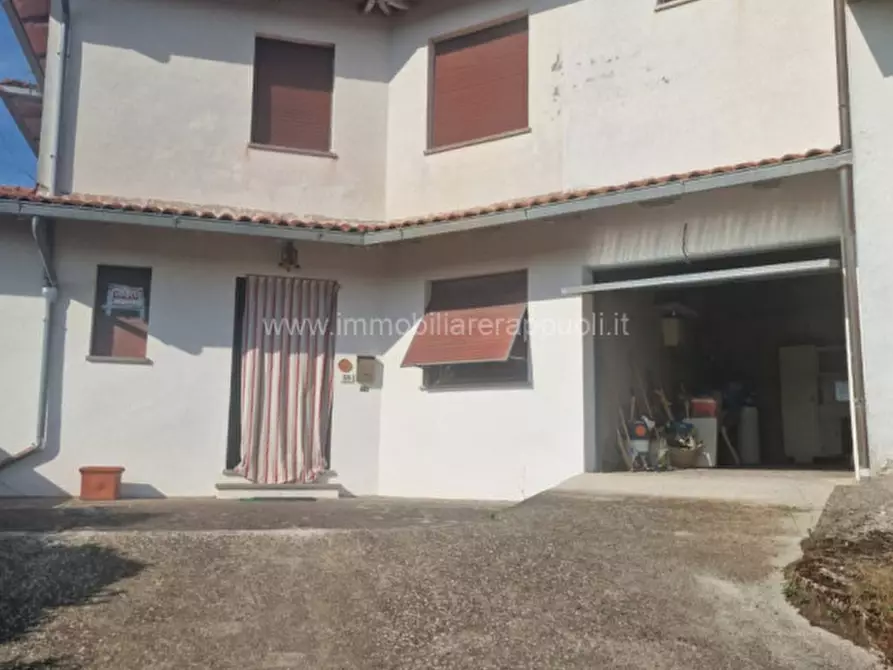 Immagine 1 di Villetta a schiera in vendita  a Sinalunga