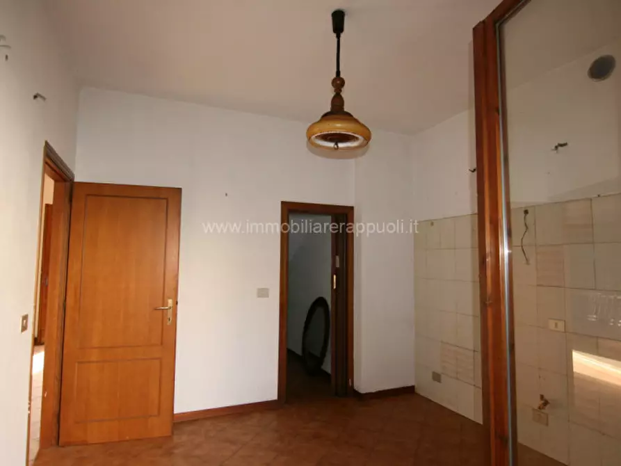 Immagine 5 di Villetta a schiera in vendita  a Sinalunga