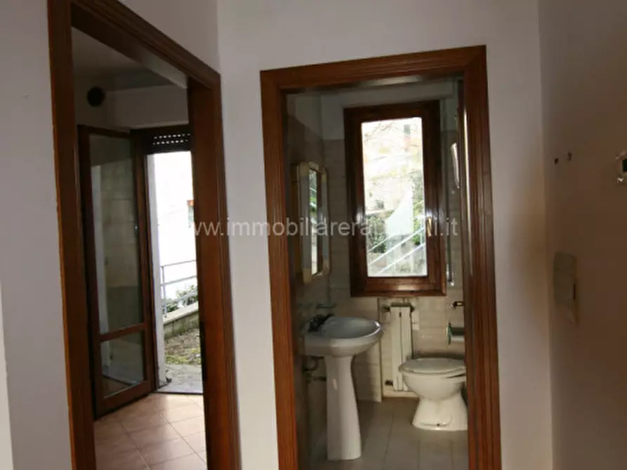 Immagine 10 di Villetta a schiera in vendita  a Sinalunga