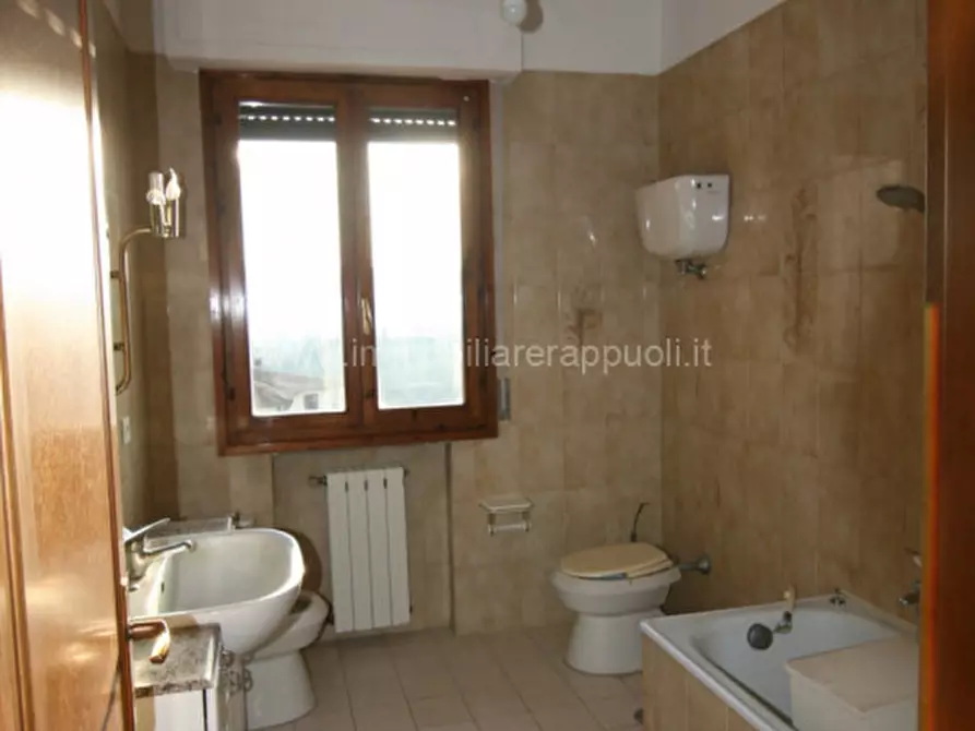 Immagine 17 di Villetta a schiera in vendita  a Sinalunga