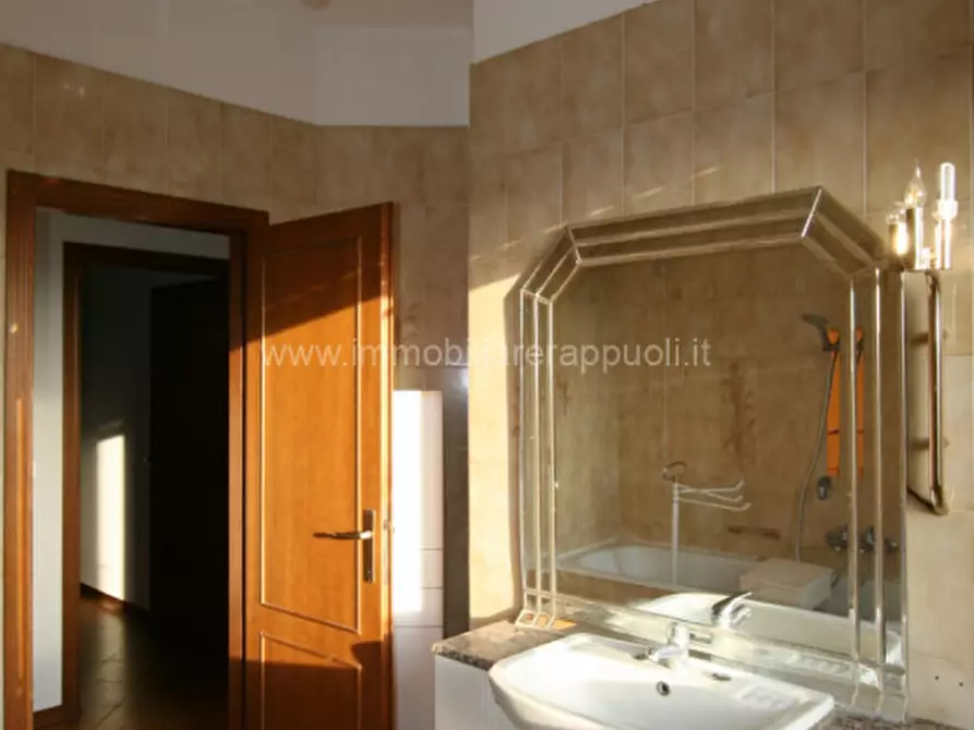 Immagine 18 di Villetta a schiera in vendita  a Sinalunga