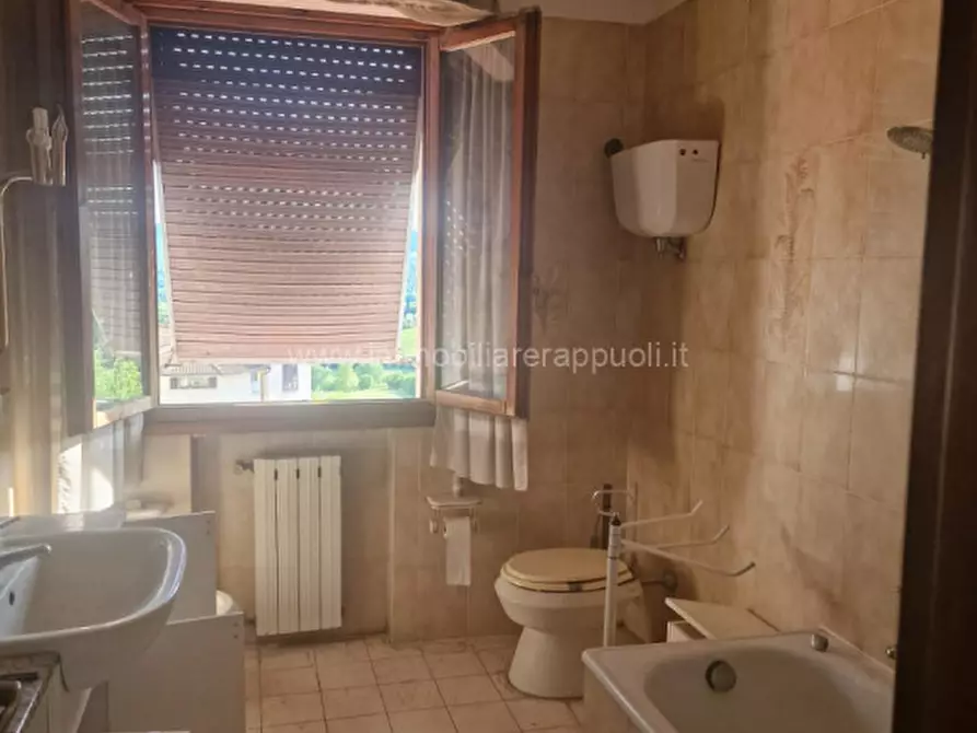 Immagine 18 di Villetta a schiera in vendita  a Sinalunga