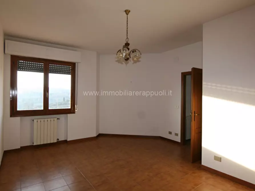 Immagine 24 di Villetta a schiera in vendita  a Sinalunga