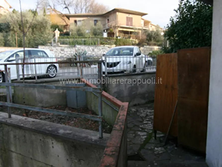 Immagine 26 di Villetta a schiera in vendita  a Sinalunga