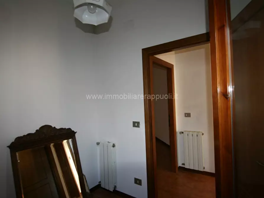 Immagine 29 di Villetta a schiera in vendita  a Sinalunga