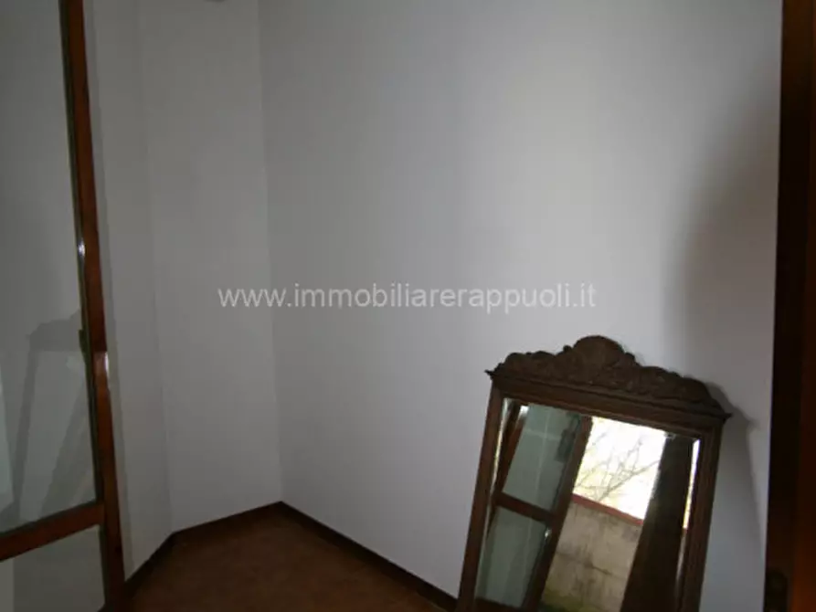 Immagine 30 di Villetta a schiera in vendita  a Sinalunga