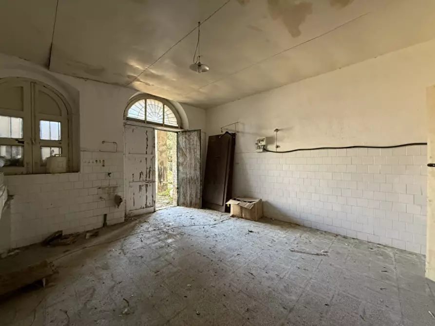 Immagine 8 di Palazzo in vendita  in Via Policastrelli,N°209 a Milazzo