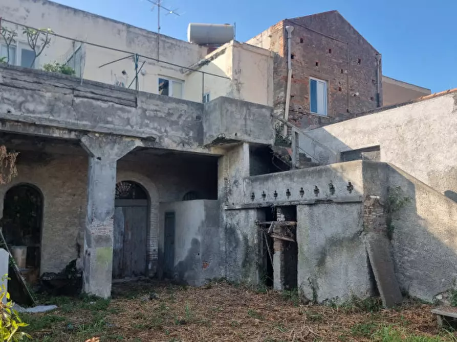 Immagine 11 di Palazzo in vendita  in Via Policastrelli,N°209 a Milazzo
