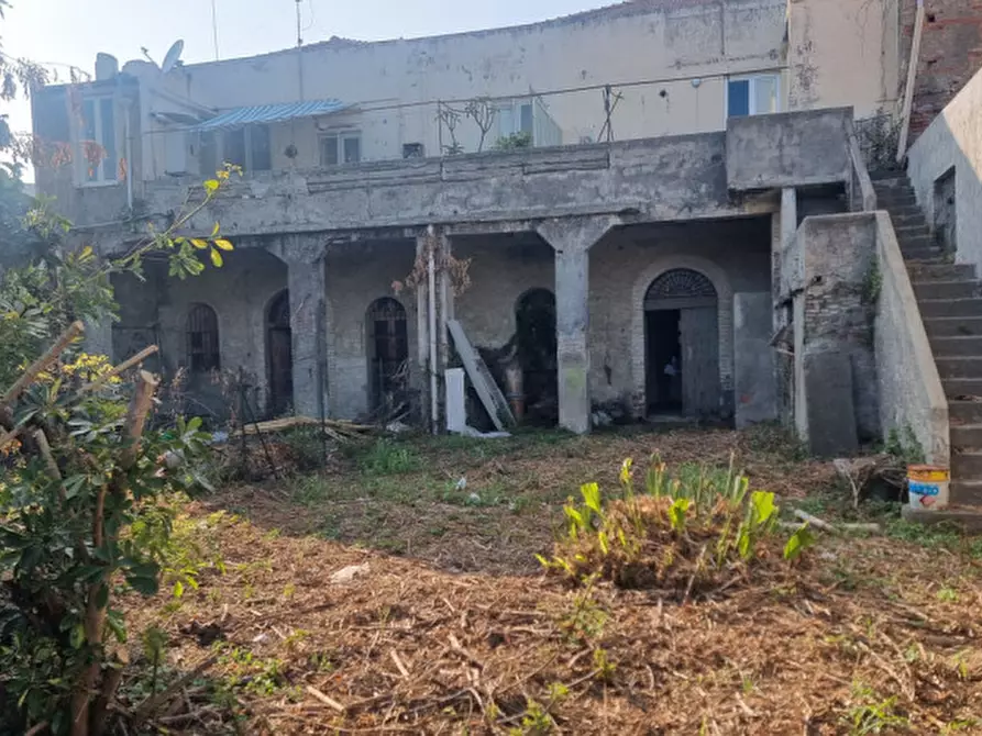 Immagine 12 di Palazzo in vendita  in Via Policastrelli,N°209 a Milazzo