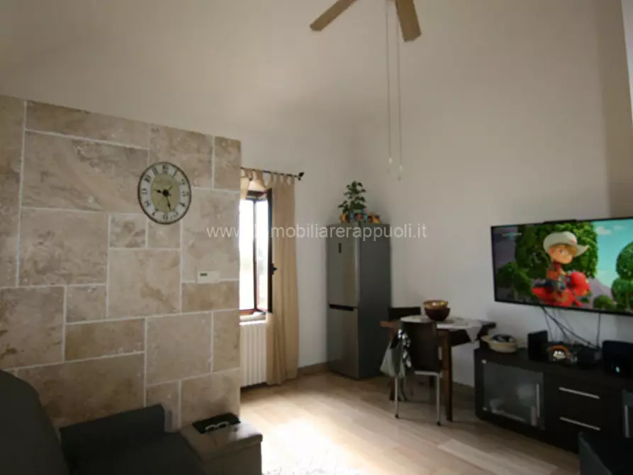 Immagine 2 di Villetta a schiera in vendita  a Sinalunga