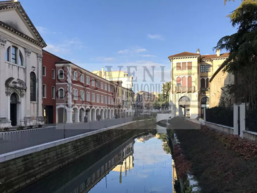 Immagine 3 di Attività commerciale in vendita  a Venezia