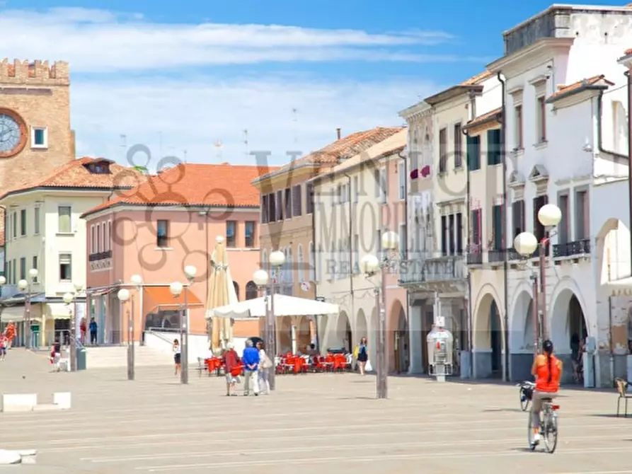 Immagine 4 di Attività commerciale in vendita  a Venezia