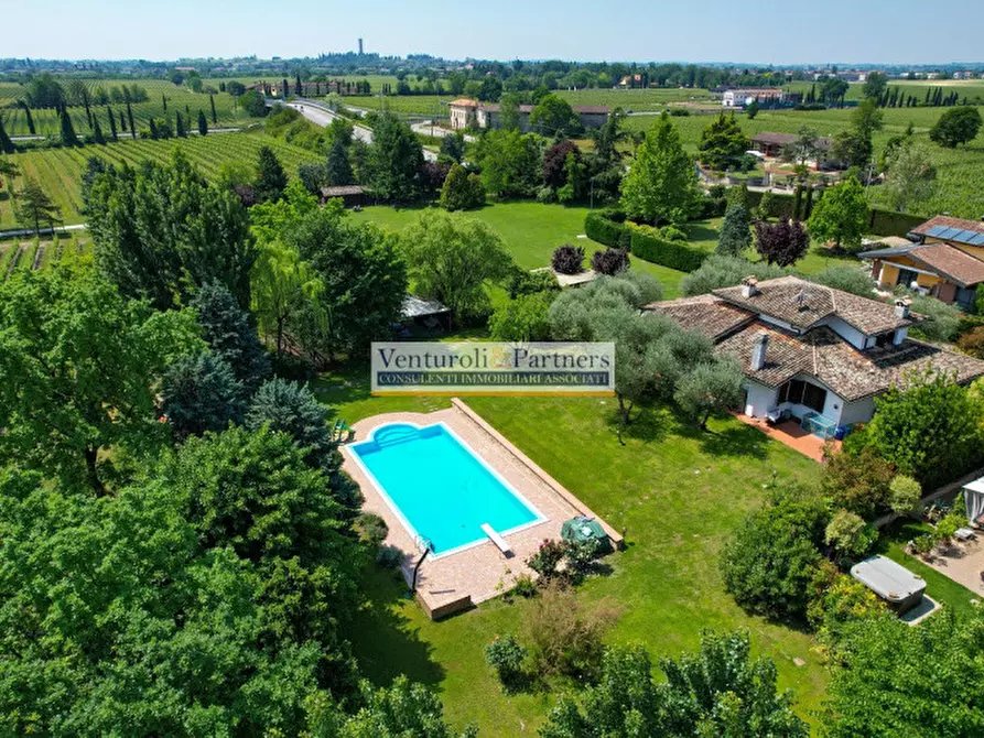Immagine 1 di Villa in vendita  in Via Nino Dal Pra a Sirmione