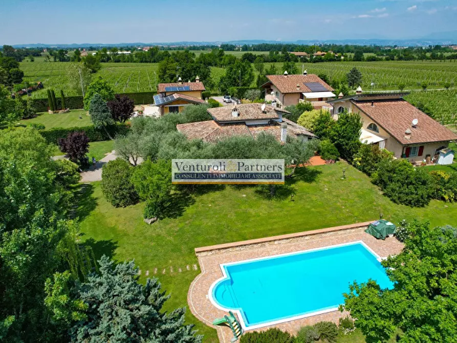 Immagine 4 di Villa in vendita  in Via Nino Dal Pra a Sirmione