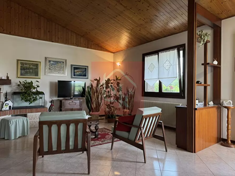 Immagine 4 di Casa bifamiliare in vendita  in Via Schiaipis, 12 a Castions Di Strada