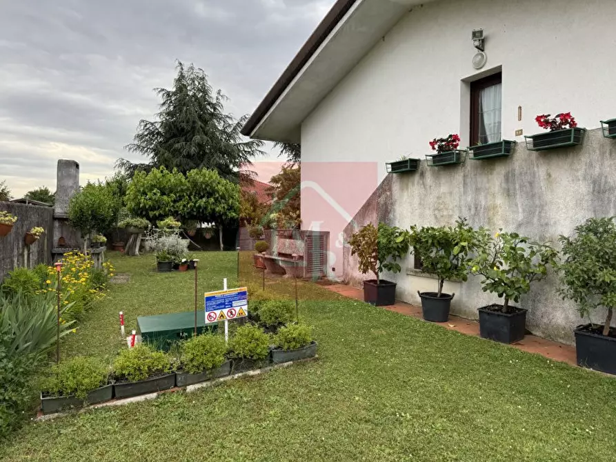 Immagine 49 di Casa bifamiliare in vendita  in Via Schiaipis, 12 a Castions Di Strada