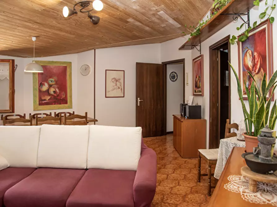 Immagine 3 di Appartamento in vendita  in Piazza Dante Alighieri 2 a Cerro Veronese