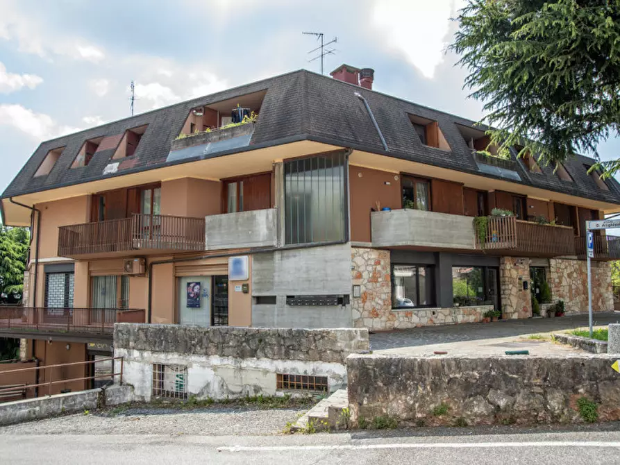 Immagine 8 di Appartamento in vendita  in Piazza Dante Alighieri 2 a Cerro Veronese