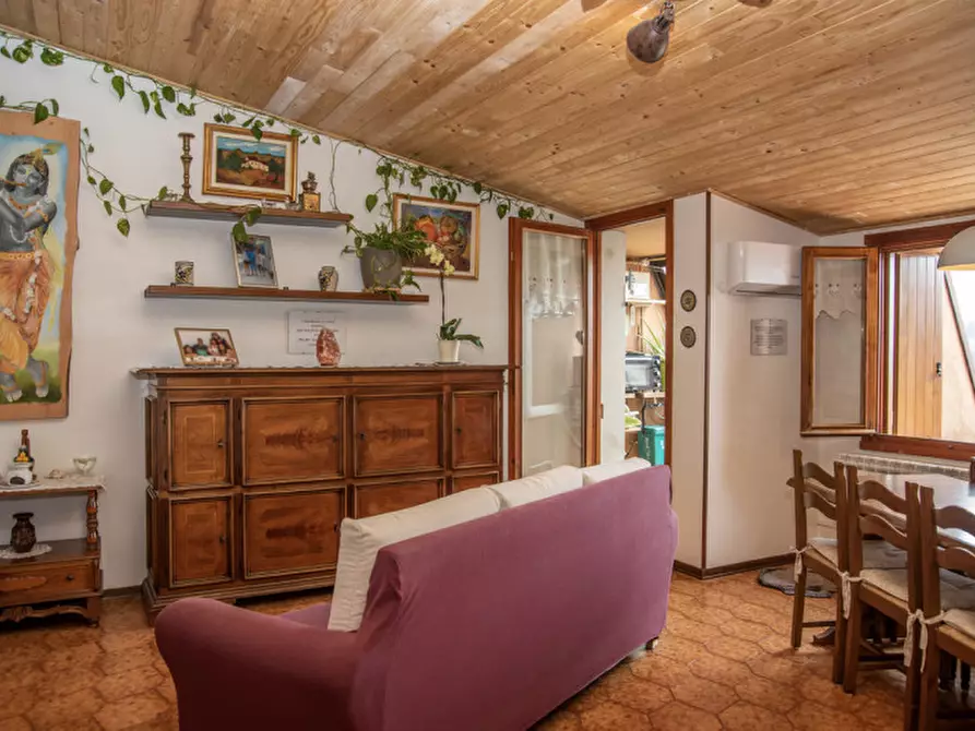 Immagine 9 di Appartamento in vendita  in Piazza Dante Alighieri 2 a Cerro Veronese