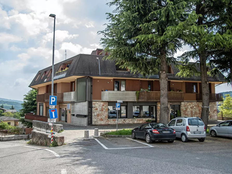 Immagine 30 di Appartamento in vendita  in Piazza Dante Alighieri 2 a Cerro Veronese
