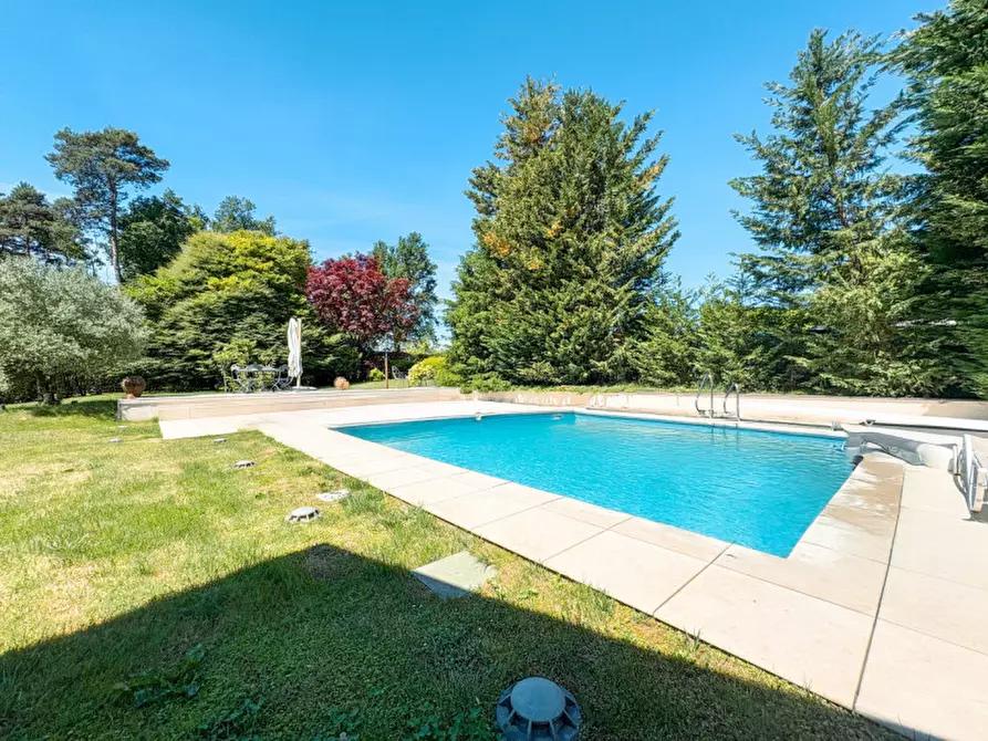 Immagine 3 di Villa in vendita  in Via Monviso 1 a Oleggio Castello