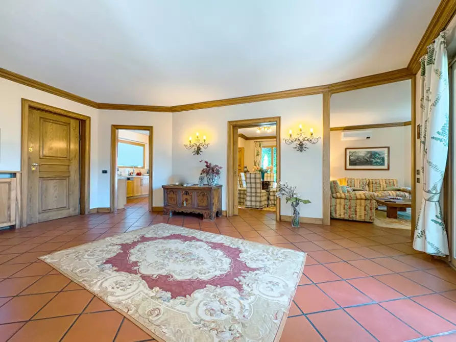 Immagine 10 di Villa in vendita  in Via Monviso 1 a Oleggio Castello