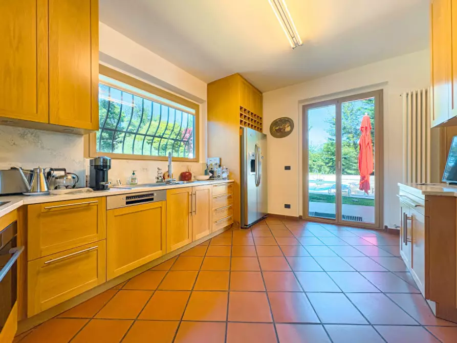 Immagine 17 di Villa in vendita  in Via Monviso 1 a Oleggio Castello