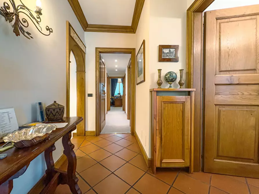 Immagine 18 di Villa in vendita  in Via Monviso 1 a Oleggio Castello