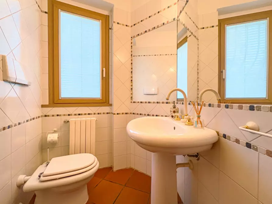 Immagine 19 di Villa in vendita  in Via Monviso 1 a Oleggio Castello