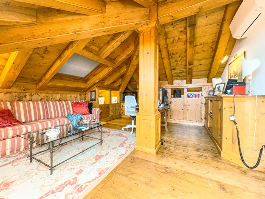 Immagine 31 di Villa in vendita  in Via Monviso 1 a Oleggio Castello