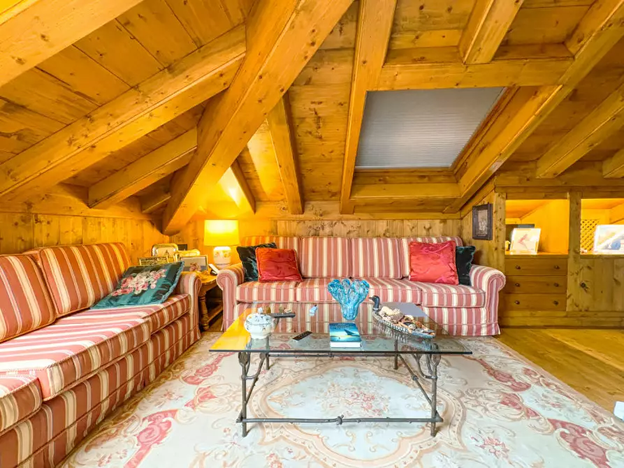 Immagine 32 di Villa in vendita  in Via Monviso 1 a Oleggio Castello