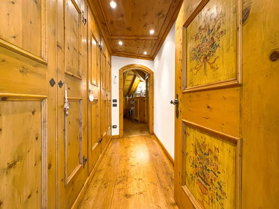 Immagine 39 di Villa in vendita  in Via Monviso 1 a Oleggio Castello