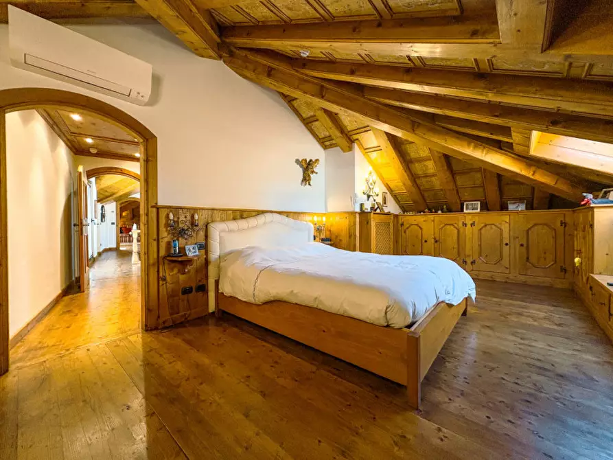 Immagine 40 di Villa in vendita  in Via Monviso 1 a Oleggio Castello