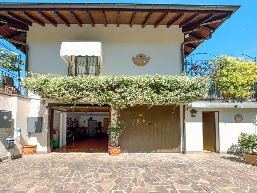 Immagine 54 di Villa in vendita  in Via Monviso 1 a Oleggio Castello