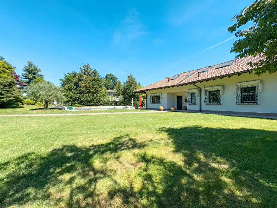 Immagine 58 di Villa in vendita  in Via Monviso 1 a Oleggio Castello