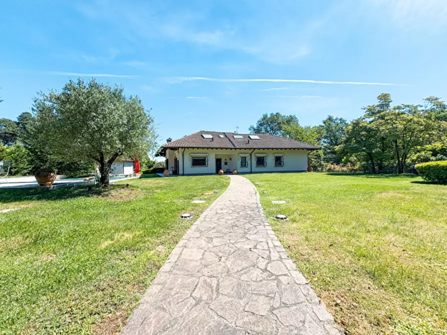 Immagine 59 di Villa in vendita  in Via Monviso 1 a Oleggio Castello