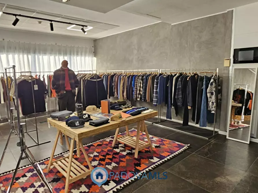 Immagine 4 di Ufficio in affitto  in Viale della Navigazione Interna a Padova