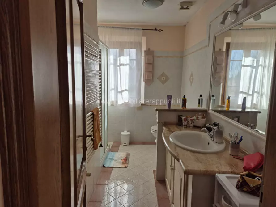 Immagine 18 di Rustico / casale in vendita  a Sinalunga