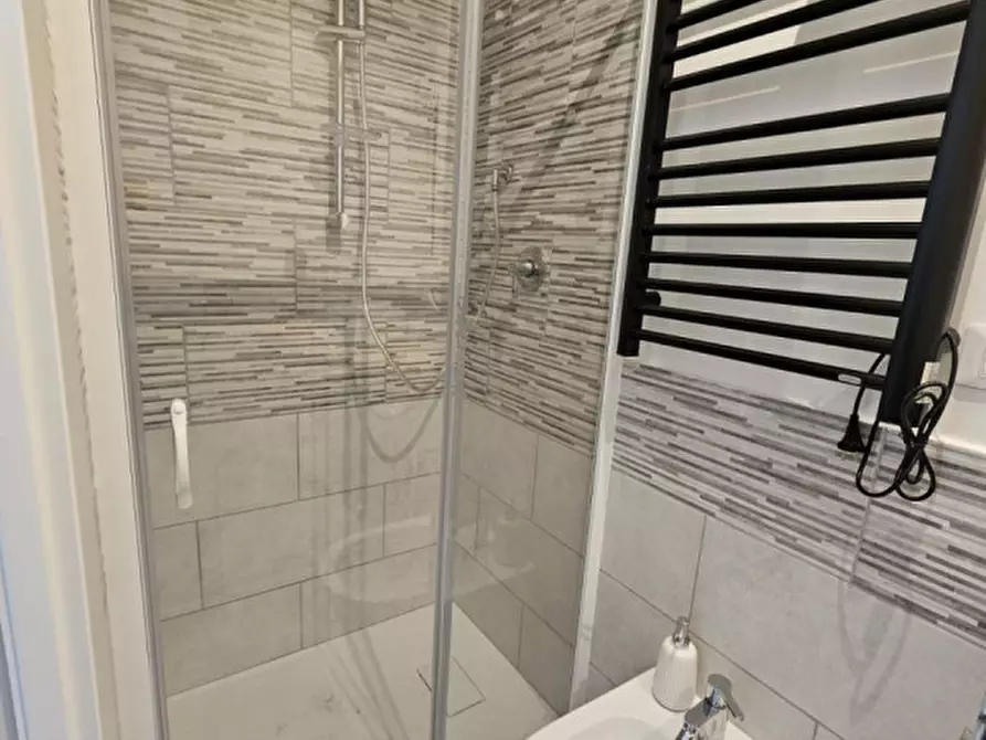 Immagine 33 di Camera in affitto  a Roma